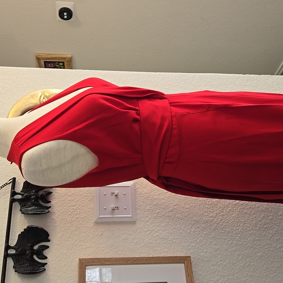 CLUB MONACO Tie Back V-Neck Jumpsuit in Tomato Red, Size 8 (NWT) - Picture 9 of 13